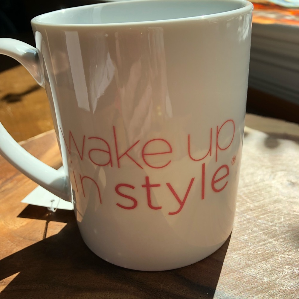NWT Betsey Johnson Wake Up In Style Coffee Mug